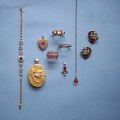 The Evolution of Vintage Jewelry: From Nostalgic Treasures to Modern Investments