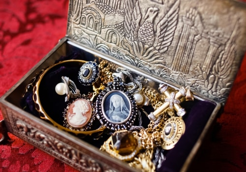 Unlocking the Value of Vintage Jewelry